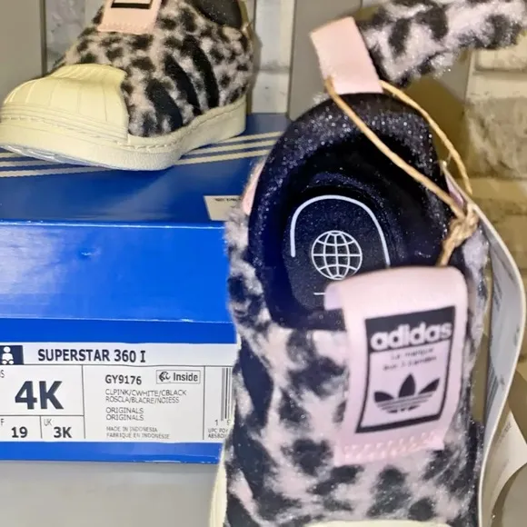adidas SuperStar 360 White/Black/Pink Furry Kitten Tail Girls Size 4K NIB
