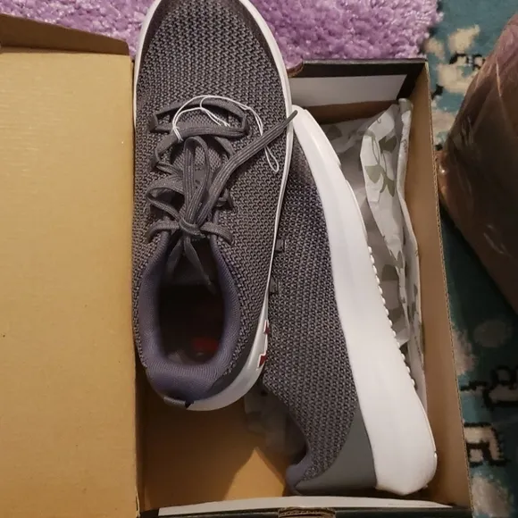 Under Armour Gray Sneakers size 6Y